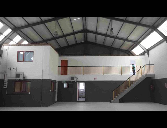 1,000M² FACTORY FOR SALE IN STIKLAND